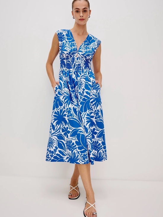 Rails Dresses & Skirts - Rails Roxanne Blue & White Floral Midi Dress - NWT